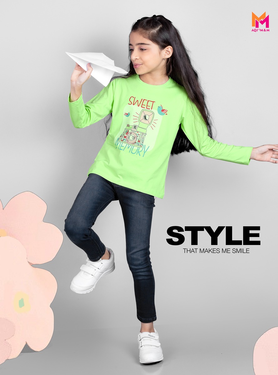 Green t-shirt for girls Graphic Printed Regular length Round neck Long sleeves Knitted Size & Regular Fit